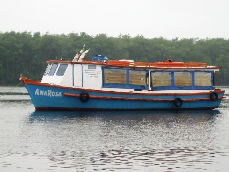 Embarcação Ana Rosa da ABALINE, travessia oficial para a Ilha do Mel